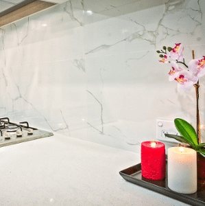 5 Veined Quartz Countertops that Mimic the Look of Natural Stone