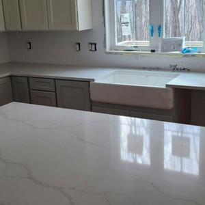 Emerstone Borghini Silver Quartz Countertop Location: Stamford, CT Project: Kitchen